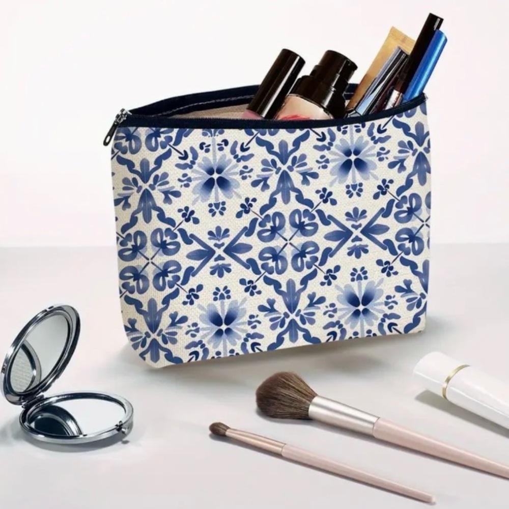 Blue & White Floral Cosmetics Bag Zipper Travel Pouch - Picture 3 of 7